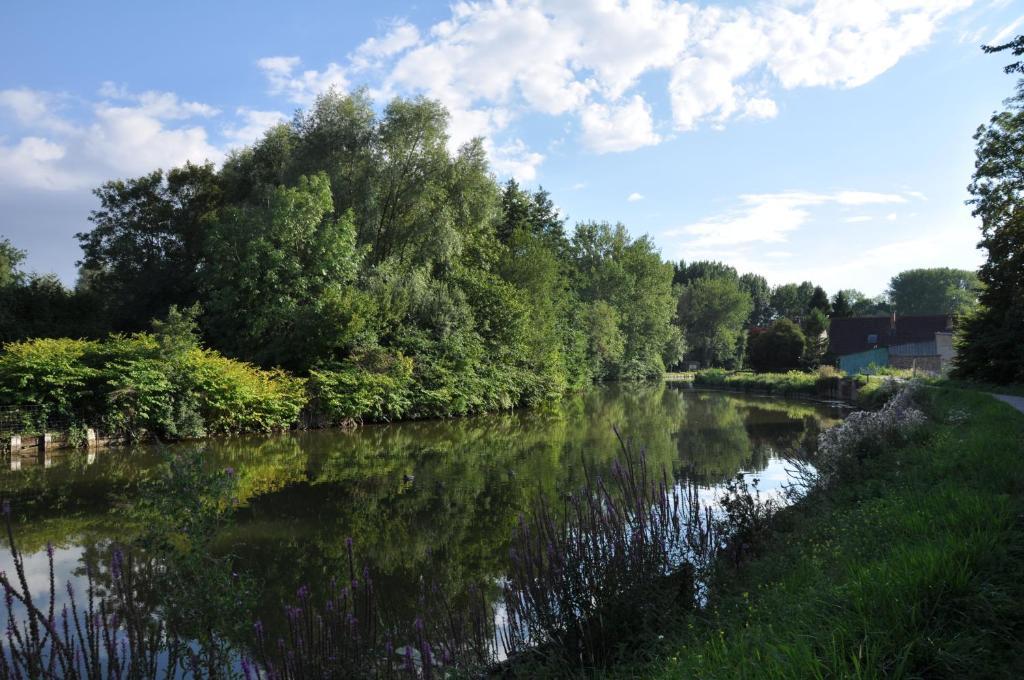 Bed and Breakfast Grange De La Herde Camon  Экстерьер фото