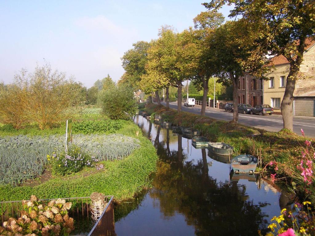 Bed and Breakfast Grange De La Herde Camon  Экстерьер фото