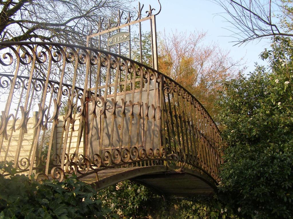 Bed and Breakfast Grange De La Herde Camon  Экстерьер фото